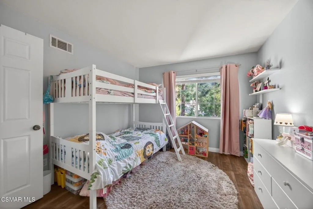 23-web-or-mls-Upmarket Media-1120Pan076