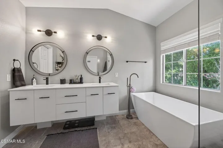 31-web-or-mls-Upmarket Media-1120Pan100