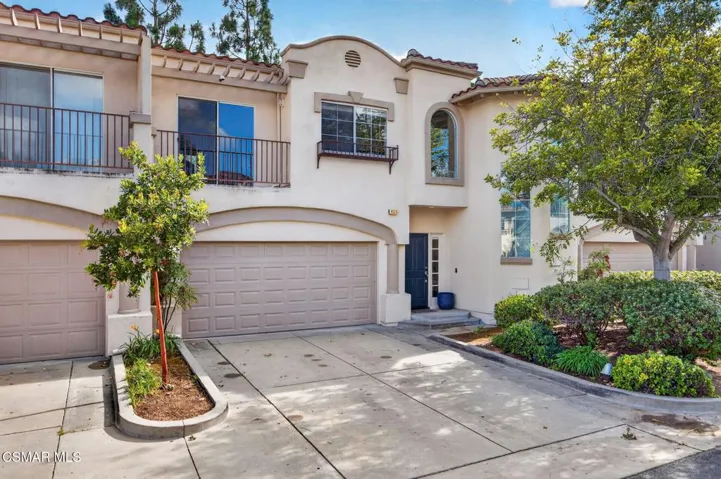 2-web-or-mls-Upmarket Media-1120Pan016