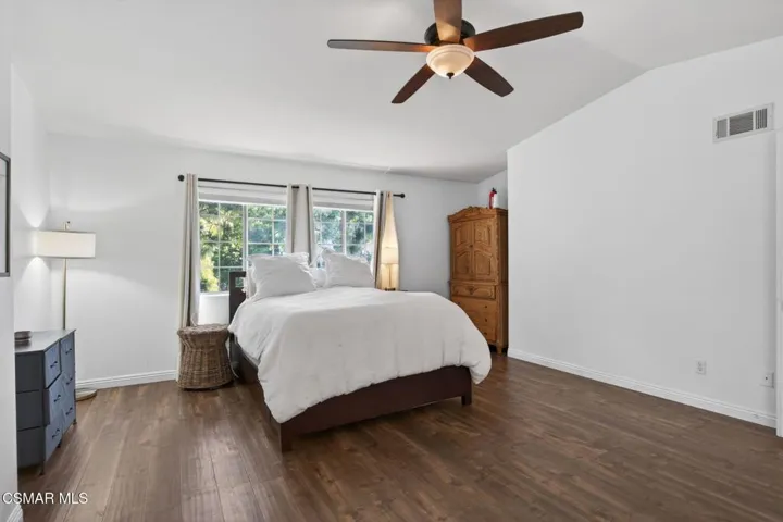 28-web-or-mls-Upmarket Media-1120Pan091