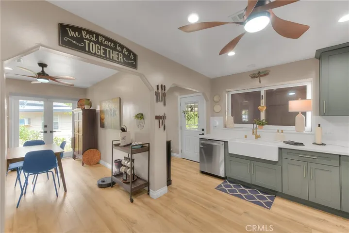 Kitchen opens to Dinning
