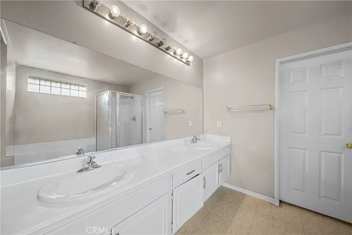 Master bath items removed virtually