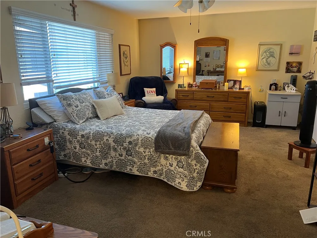 Very large master bedroom, could be 2 rooms
