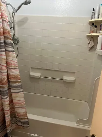 Very clean bathroom