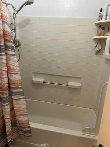 Very clean bathroom