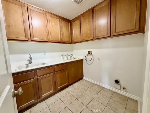8410 Fiske Drive, Eastvale, California 92880