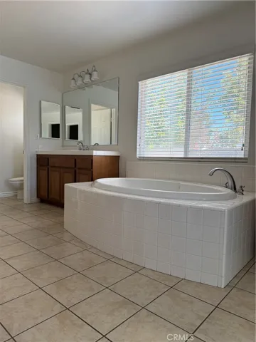 8410 Fiske Drive, Eastvale, California 92880