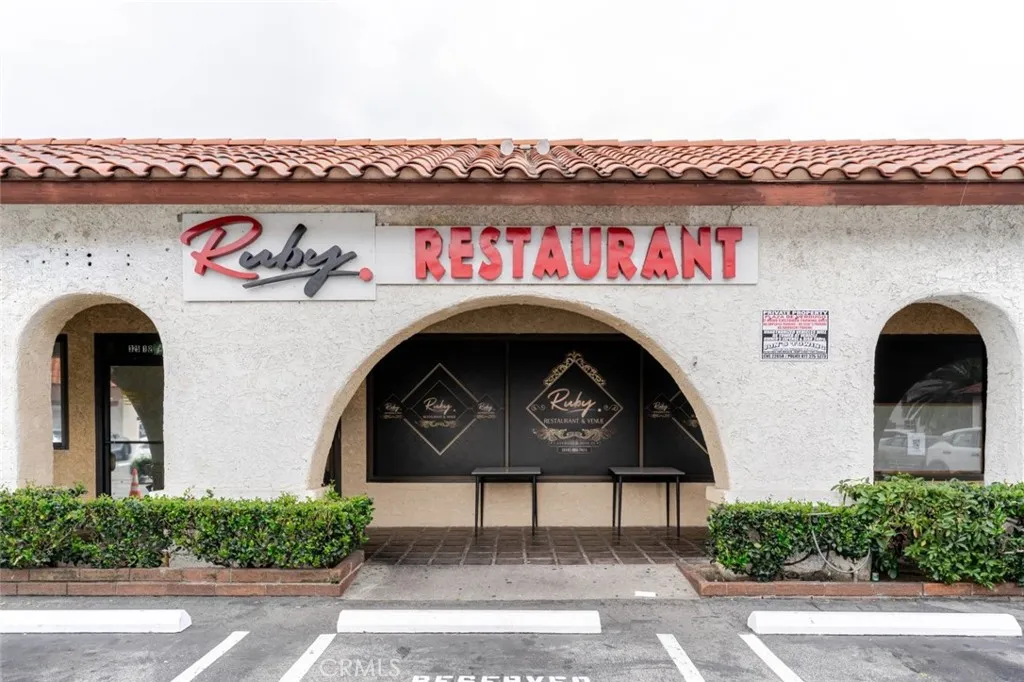 325 N Verdugo Rd