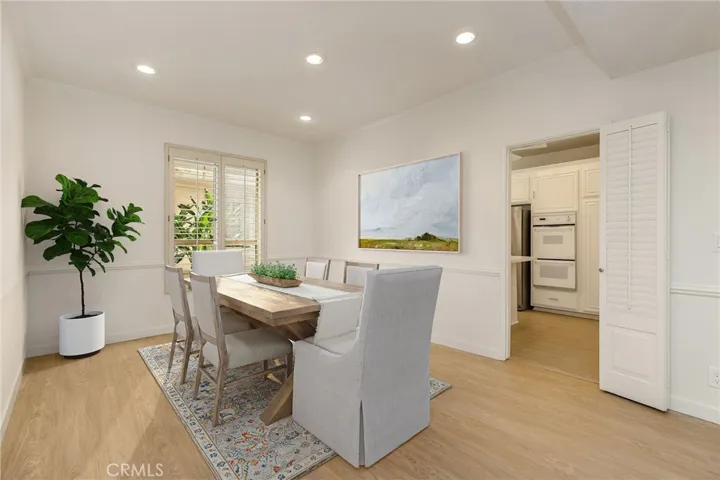 5216 Yarmouth 105, Encino, California 91316