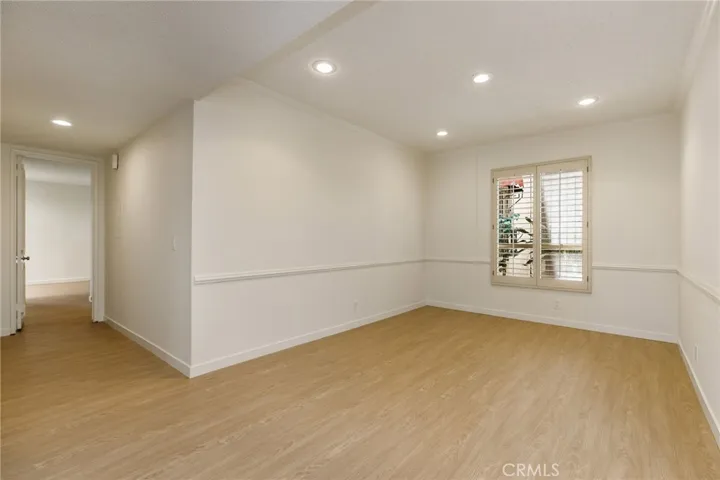5216 Yarmouth 105, Encino, California 91316