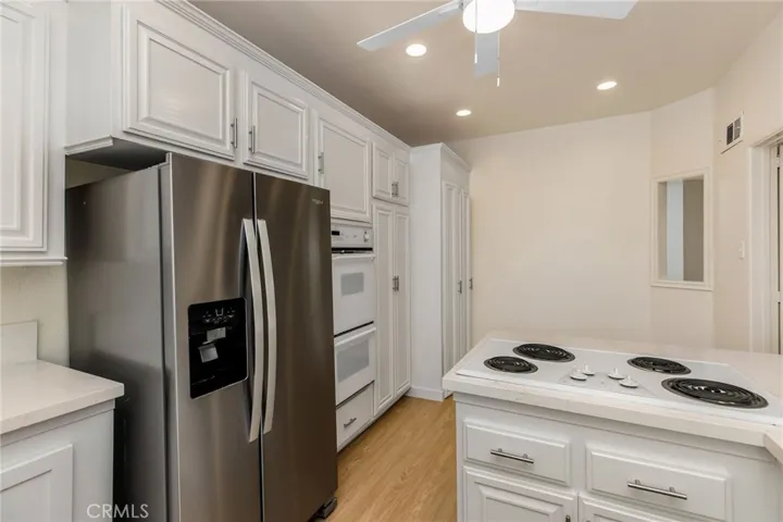 5216 Yarmouth 105, Encino, California 91316