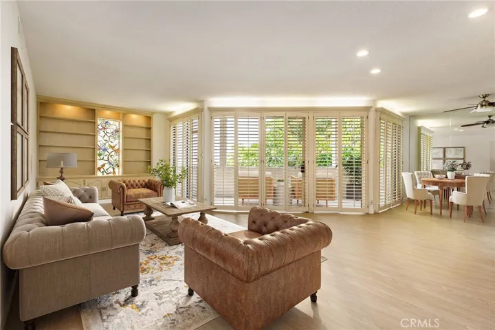 5216 Yarmouth 105, Encino, California 91316