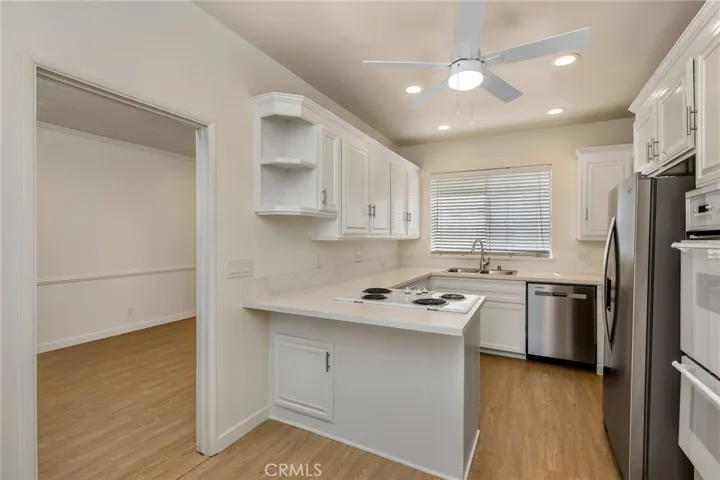 5216 Yarmouth 105, Encino, California 91316