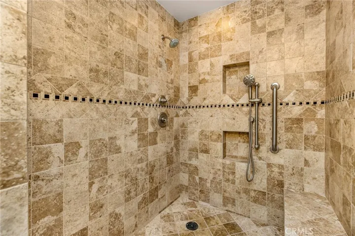 5216 Yarmouth 105, Encino, California 91316