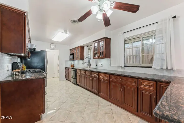 9-2415 Casa Grande St-15