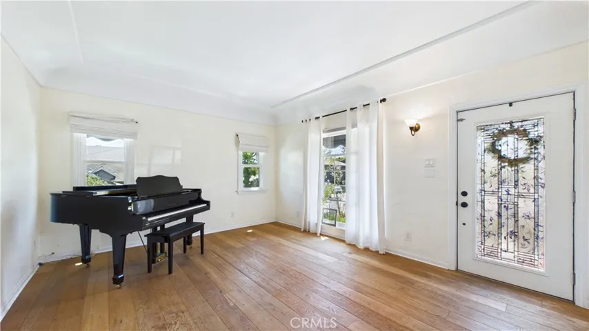 4515 E Vermont, Long Beach, California 90814