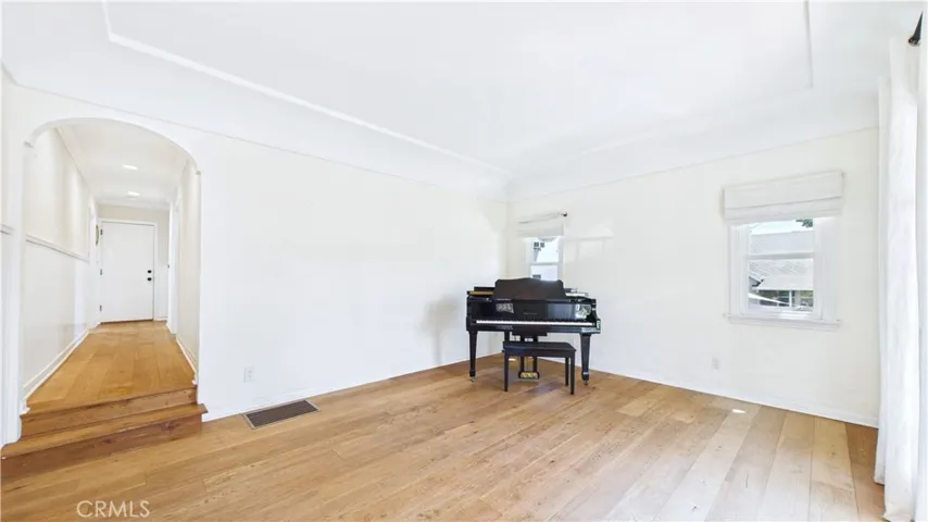 4515 E Vermont, Long Beach, California 90814