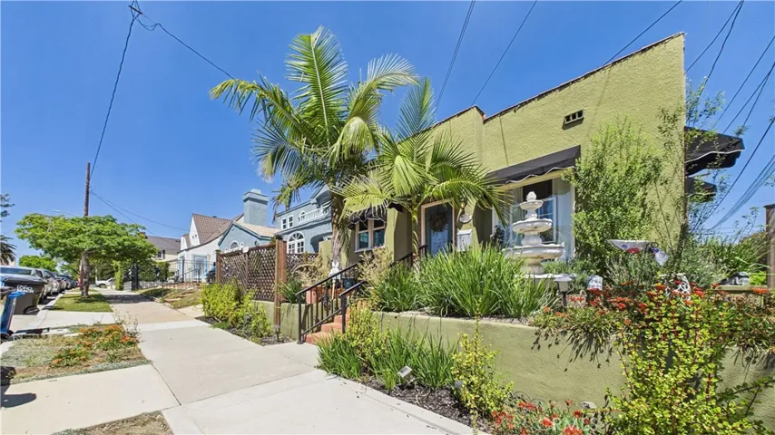 4515 E Vermont, Long Beach, California 90814