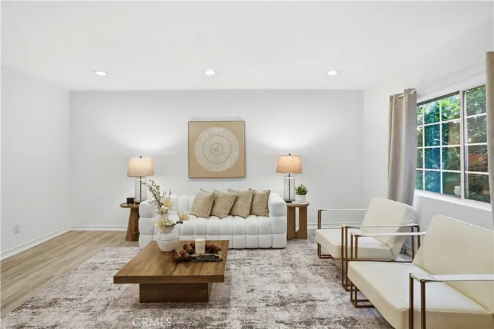 5224 Woodlake, Woodland Hills, California 91367