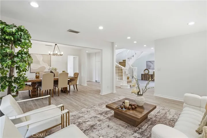 5224 Woodlake, Woodland Hills, California 91367