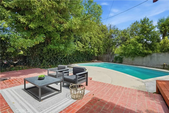 5224 Woodlake, Woodland Hills, California 91367