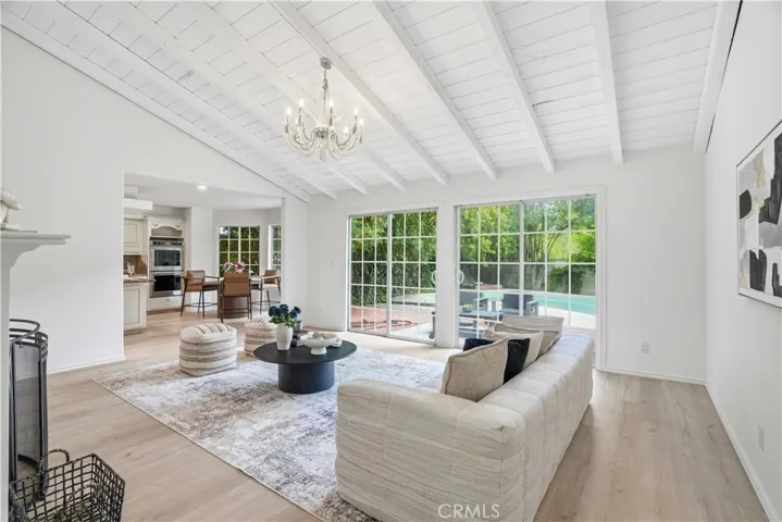 5224 Woodlake, Woodland Hills, California 91367
