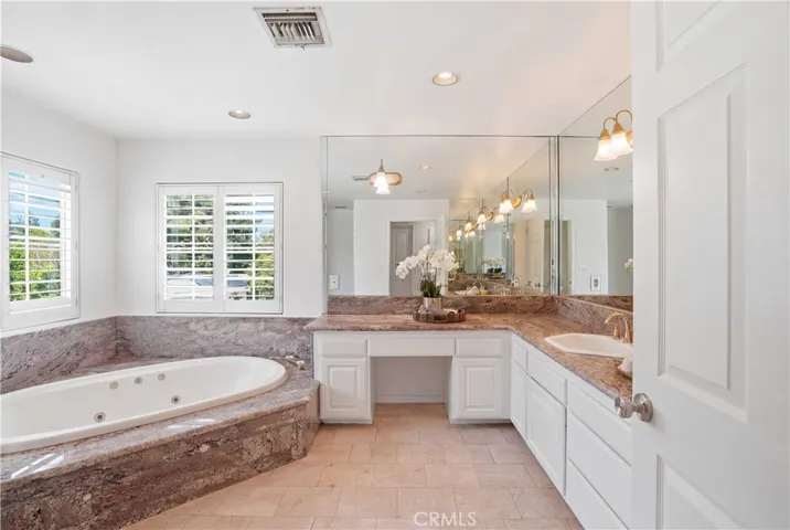 5224 Woodlake, Woodland Hills, California 91367