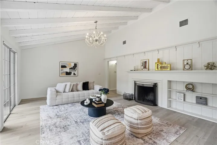 5224 Woodlake, Woodland Hills, California 91367