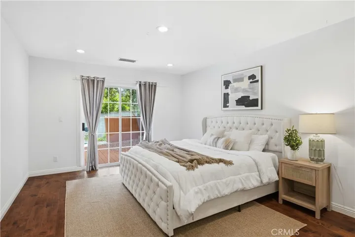 5224 Woodlake, Woodland Hills, California 91367