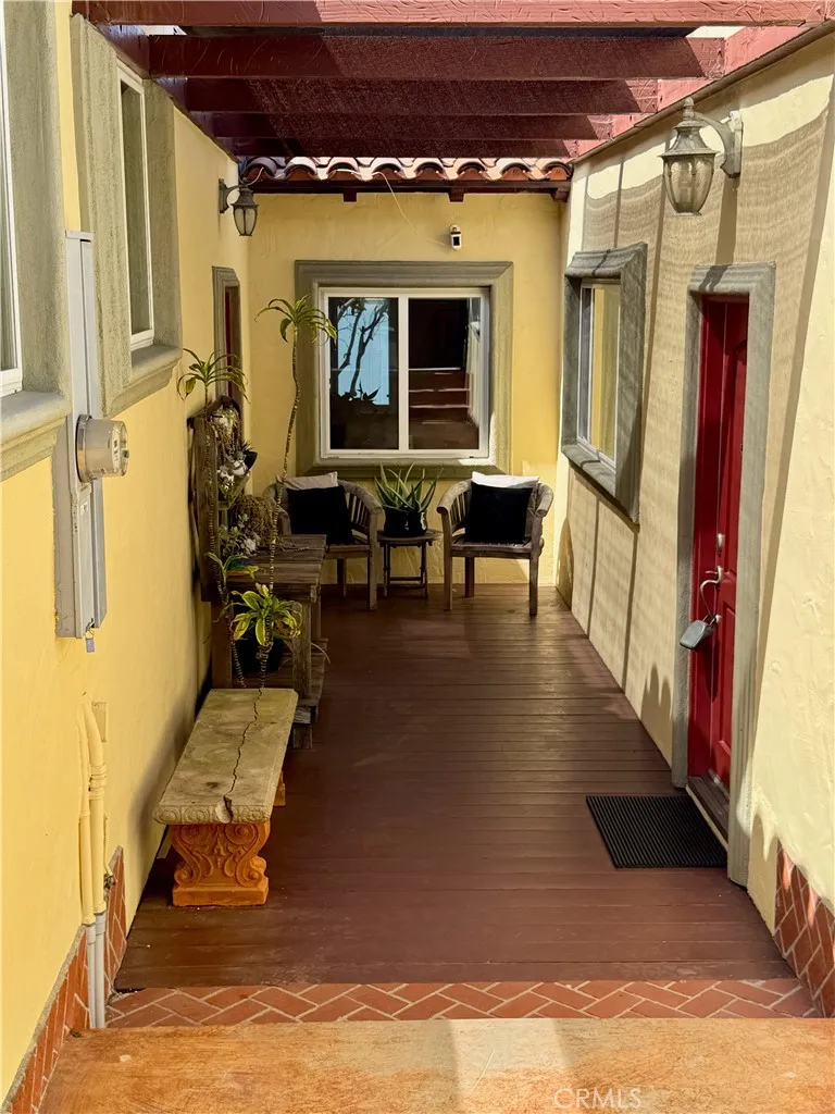 Front interior courtyard