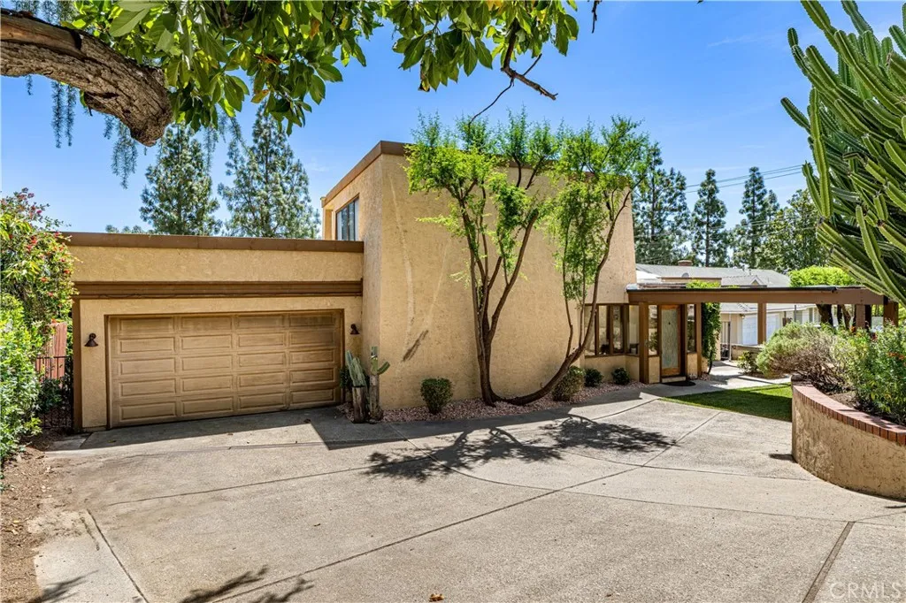 Front - Original Image - Large Driveway