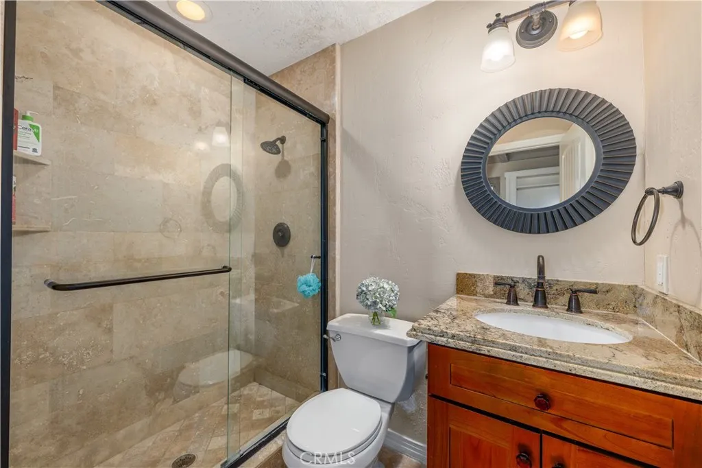 Hallway Full Bathroom