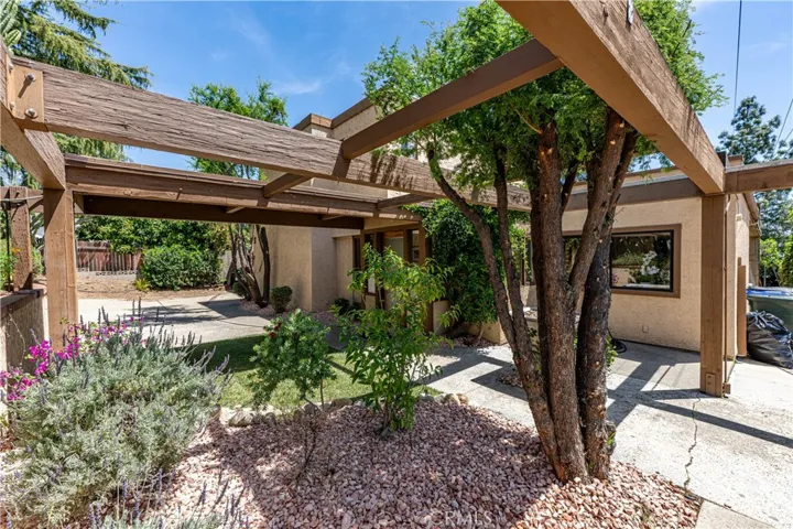 2480 Vista Drive, Upland, California 91784
