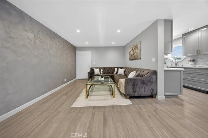 250 W Spazier Avenue 101, Burbank, California 91502
