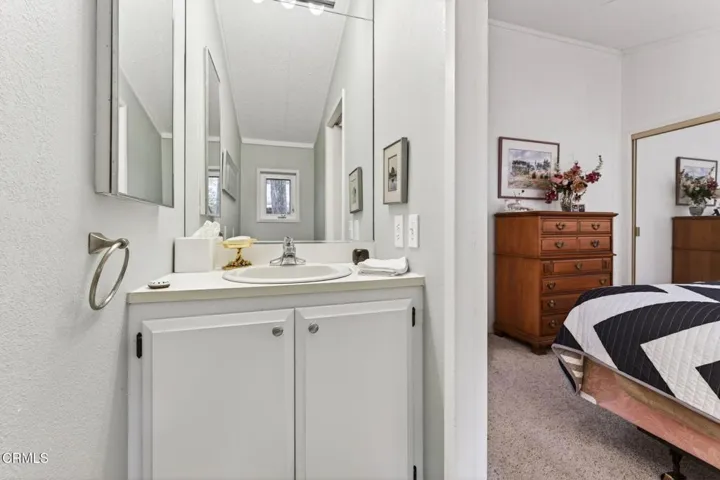 1/2 bath bedroom 3