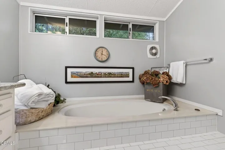 Primary soaking tub