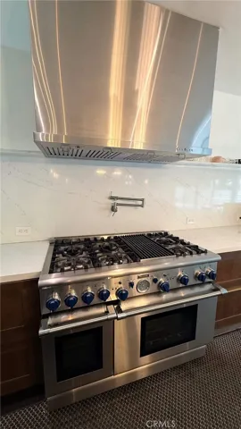 Professional cooktop and fan