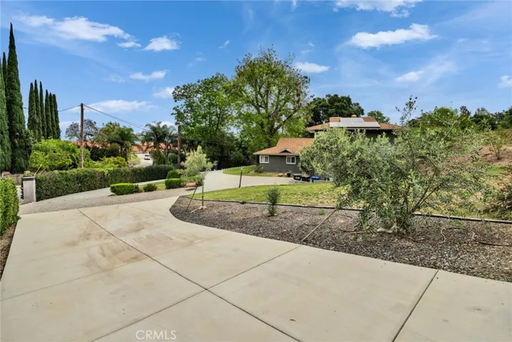 hotel style driveway