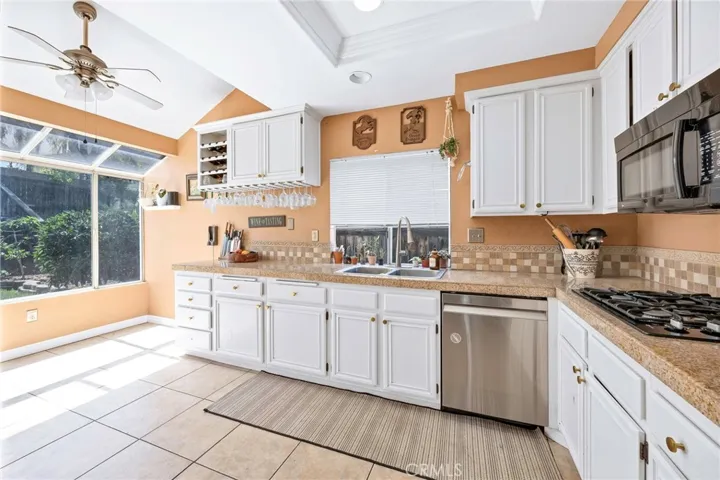 40183 Mimulus, Temecula, California 92591