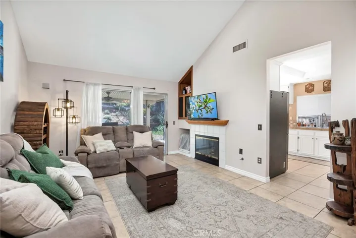 40183 Mimulus, Temecula, California 92591