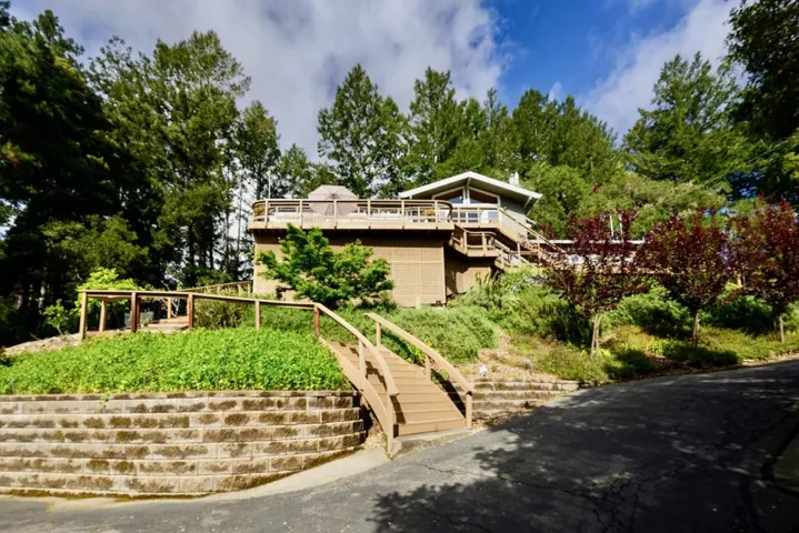 155 Rabbits Run Road, Santa Cruz, California 95060