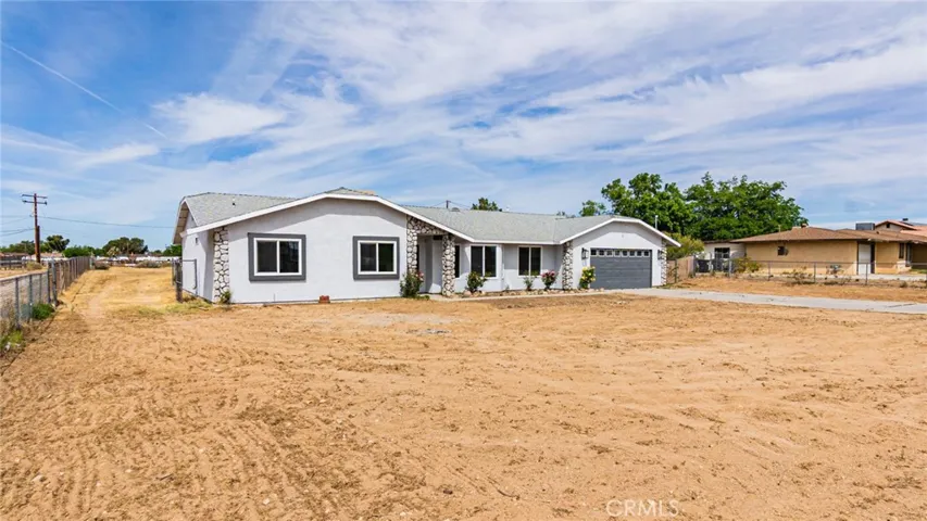 14280 Navajo, Apple Valley, California 92307