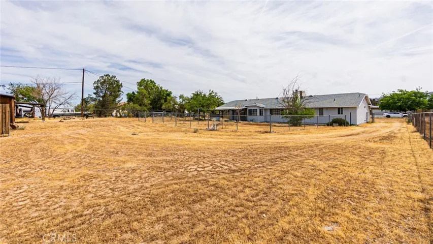 14280 Navajo, Apple Valley, California 92307