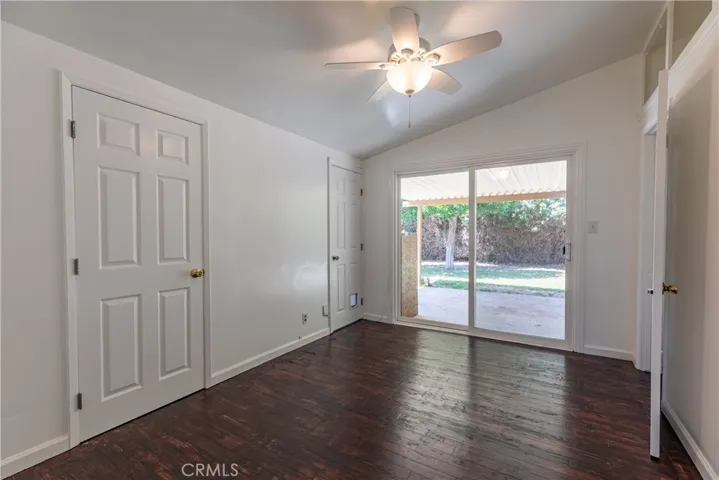 Middle Bedroom (next to backyard and laundry room)