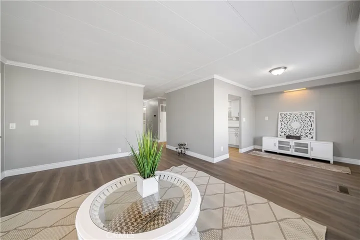 1401 W 9th 61, Pomona, California 91766