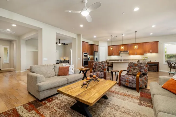 40-web-or-mls-JLViescoInt_OPMG_0426_009