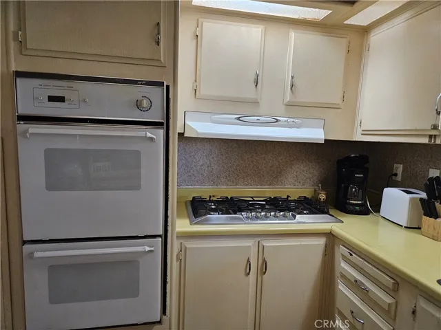 8811 Canoga Avenue 517, Canoga Park, California 91304