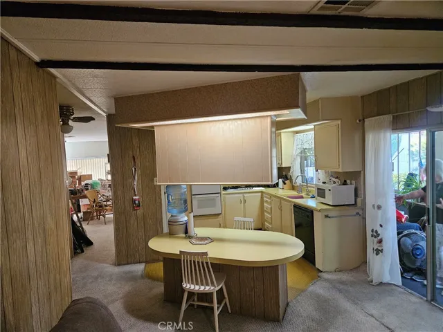 8811 Canoga Avenue 517, Canoga Park, California 91304
