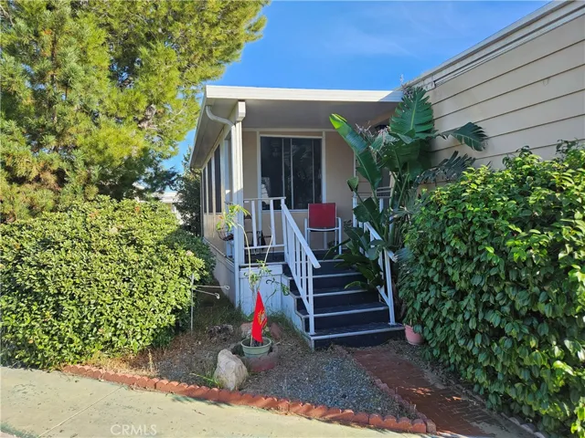 8811 Canoga Avenue 517, Canoga Park, California 91304