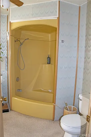 Main bedroom bathroom